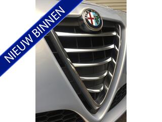 Alfa Romeo GIULIETTA 1.4 MultiAir TURBO Exclusive TCT Automaat Rijklaarprijs!