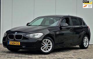 BMW 1-SERIE 114i EDE Business EXTRA SET WINTERBANDEN MET SPORT VELGEN