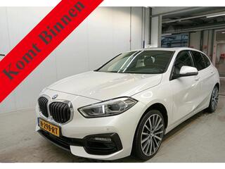BMW 1-SERIE 118i High Exe org nl / pano / 18 inch / privacy glass / dab