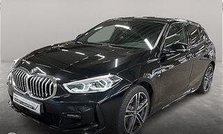 BMW 1-SERIE 118i M Sport Edition, Head-Up, 18"LMV, Leder/Alcantra, Navi Live Cockpit Plus. . Een proefrit levert het bewijs. Neem contact op en we maken een afspraak!
