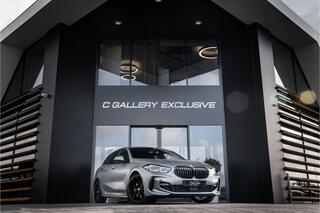 BMW 1-SERIE 118i High Executive Edition M-Sport l Panorama l Org. Matt Grey l Sfeerverlichting