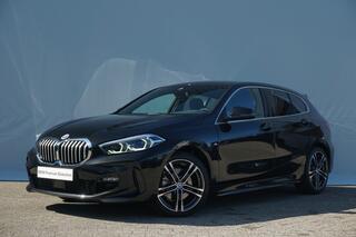 BMW 1-SERIE 5-deurs 118i Executive M Sport Hifi / Trekhaak / Draadloos Opladen / Automaat