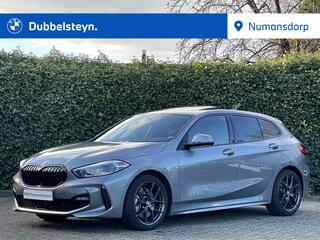 BMW 1-SERIE 5-deurs 120i | Leder | 18'' | Panorama | Getint Glas | Elek. stoelverst. | Camera