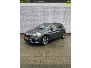 BMW 2-SERIE Active Tourer 225i High Executive | Navi | Trekhaak | LED | Sportstoelen | PDC | Memory