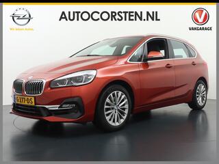 BMW 2-SERIE Active Tourer 220i Aut.192pk Leer Camera Navi-Pro HUD Connected-Drive PDC-A+Voor StoelVerwarmd Tele-Service Afn.b.Trekhaak Dual-Ecc Elektr.A-klep Led 17" High Executive Edition Head-Up-Display Multi-Media Apss WiFi Cruise-C. Zwarte-hemel Drive-assist Alu-