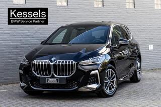 BMW 2-SERIE ACTIVE TOUR. 225e / X-Drive / M-Sport / Trekhaak / Panoramadak / Head-up