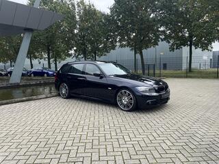 BMW 3-SERIE Touring 330i | M-Sport Edition | BMW Individual |