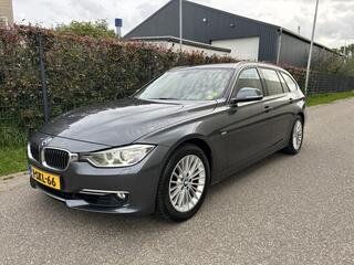 BMW 3-SERIE Touring 320i Upgrade Edition / AUTOMAAT / NAVI / LUXURY / CRUISE