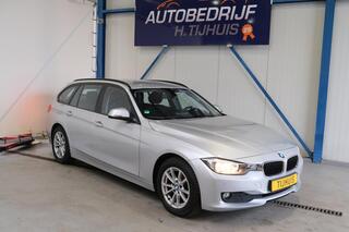 BMW 3-SERIE Touring 318d Business Automaat - Airco, Cruise, Navi, PDC.