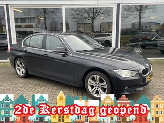 BMW 3-SERIE 316i Executive 50% deal 5.475,- ACTIE Leder / Xenon / Trekhaak / Navi / Clima / Cruise