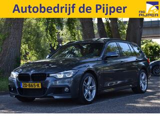 BMW 3-SERIE Touring 318i M Sport Corporate Lease | NL-AUTO | Panoramadak | Camera | Sportstoelen | Full led | Stoelverwarming | Navi