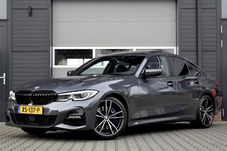 BMW 3-SERIE 330i High Executive M Sport | Panoramadak | Harman/Kardon | Laserlight | Head-Up Display | Apple CarPlay | 19'' M-Velgen | Apple CarPlay | NL-Auto |