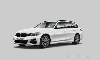 BMW 3-SERIE Touring 330e | M-Sport | Panoramadak | Trekhaak |
