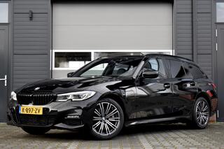 BMW 3-SERIE Touring 320e High Executive M Sport | Panoramadak | Laserlight | Apple CarPlay | Lederen Bekleding | Stoelverwarming | DAB | NL-Auto |