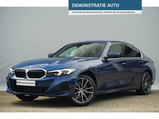 BMW 3-SERIE Sedan 318i Hifi / Trekhaak / Parking Assistant / Sportstoelen