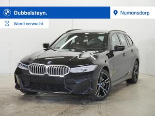 BMW 3-SERIE Touring 330e | M-Sport | Trekhaak | Harman/kardon | Driving + park ass.