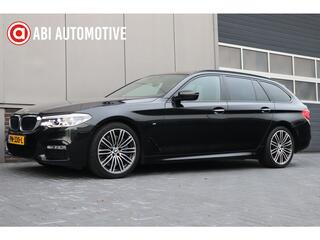 BMW 5-SERIE Touring 540i xDrive 340 pk High Executive M-Sportpakket / NL-auto/ Pano-dak/ HUD/ Adap-drive/ Camera/ H&K-sound/ LED-Xenon/ Nappa-leder/ Stoel.verw/ Trekhaak/ 19 inch lmv