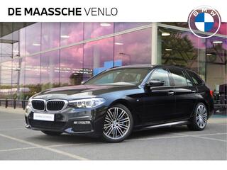 BMW 5-SERIE Touring 540i xDrive High Executive M Sport Automaat / Panoramadak / Trekhaak / Sportstoelen / LED / M Sportonderstel / Parking Assistant / Stoelverwarming