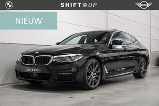 BMW 5-SERIE 540i M-Sport | Schuifdak | Head Up | Harman Kardon | 20"