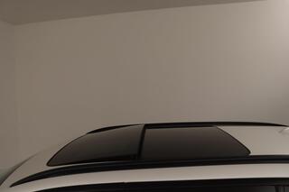 BMW 5-SERIE Touring 520i High Executive (Dealer onderhouden, Panorama, Trekhaak, Stoelventilatie, Camera, Navi Pro, Comfort Stoele
