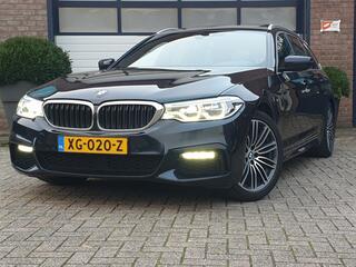 BMW 5-SERIE Touring 520d Corporate Lease High Executive/Pano Zeer volle auto en in Perfecte staat.