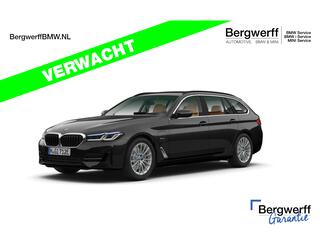 BMW 5-SERIE Touring 530e - Comfortzetels - Laserlight - Stoelverwarming - Live Cockpit Prof