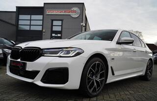 BMW 5-SERIE 545e xDrive Business Edition Plus | M-pakket | incl btw | Panorama | Sfeerverlichting | HuD | Facelift | Luxe Leder |