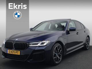 BMW 5-SERIE Sedan 530e High Executive M Sportpakket / Trekhaak / Schuifdak / Laserlight / Head-Up Display / Harman Kardon / 19''