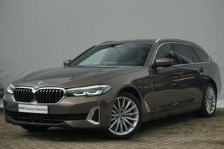 BMW 5-SERIE Touring 520i High Executive Luxury Line Hifi / Panorama Dak / Trekhaak / Head-Up
