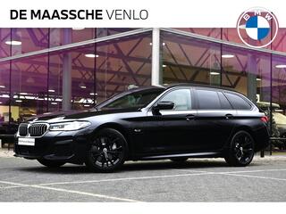 BMW 5-SERIE Touring 530e High Executive M Sport Automaat / BMW M 50 Jahre uitvoering / Panoramadak / Trekhaak / Laserlight / Driving Assistant Professional / Comfortstoelen / Head-Up