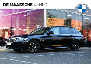 BMW 5-SERIE Touring 530e High Executive M Sport Automaat / BMW M 50 Jahre uitvoering / Panoramadak / Trekhaak / Laserlight / Driving Assistant Professional / Comfort Access