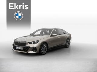 BMW 5-SERIE Sedan 530e | M Sportpakket Pro | Innovation Pack | Travel Pack