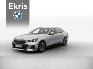 BMW 5-SERIE Sedan 520i | M Sportpakket Pro | Innovation Pack | Travel Package | Comfort Package