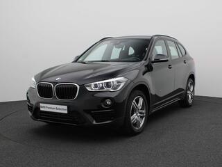 BMW X1 sDrive20i Executive Sportline / Achteruitrijcamera / Head-Up Display / Driving Assistant Plus / 18''