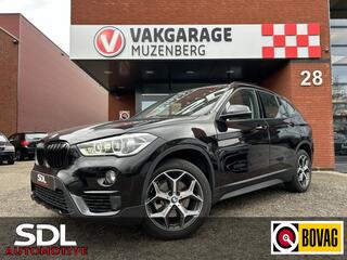 BMW X1 sDrive18i Executive // NAVI // FULL LED // PDC V+A // PANORAMISCH SCHUIF/KANTELDAK