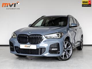 BMW X1 XDrive20i High Executive M-Pakket / 192pk / Panoramadak / Achteruitrijcamera