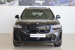BMW X3 iX3 Executive / Shadow-Line pack / Safety pack / Parking pack / Trekhaak