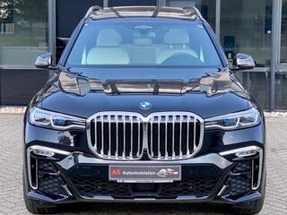BMW X7 4.0i INDIVIDUAL M SPORT SKYLOUNGE RIJK UITGERUST