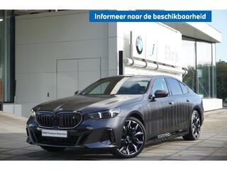 BMW i5 eDrive40 M Sportpakket / Panoramadak / Carbon Exterior Pack / B&W Sound / 21" LMV / Trekhaak