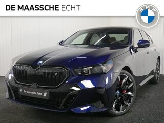 BMW i5 eDrive40 High Executive M Sport 84 kWh / Panoramadak / Trekhaak / Bowers & Wilkins / Parking Assistant Professional / Adaptieve LED / Stoelventilatie / M Sportonderstel