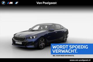 BMW i5 Sedan eDrive40 M Sport | Stuurwielrand verwarmd | Glazen panoramadak