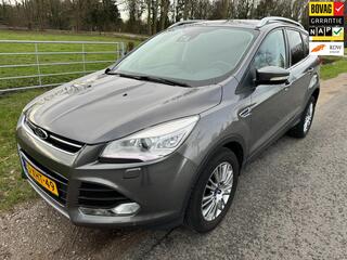 Ford KUGA 1.6 Titanium 150PK keurig auto met navigatie en trekhaak