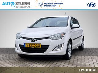 Hyundai I 20 1.2i i-Deal 5-Deurs | Airconditioning | Park. Sensor | Radio-CD/MP3 Speler | Bluetooth Tel. | LM Velgen | Rijklaarprijs!
