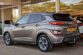 Hyundai Kona EV Fashion 64 kWh | Trekhaak | Subsidie! | 3 Fase