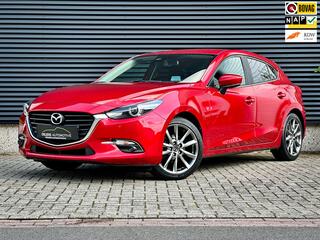 Mazda 3 1.5 SkyActiv-G 100 GT-M | Apple CarPlay | Head-Up Display | Clima | Cruise | Soul Red | PDC met camera |