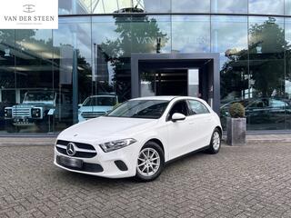 Mercedes-Benz A-KLASSE 200 Premium | Stoelverwarming | Verkeersbord detectie | Front Assist | Dealer Onderhouden