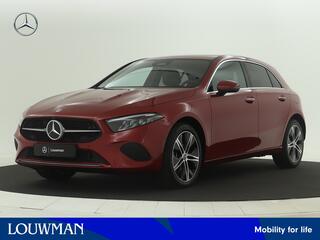 Mercedes-Benz A-KLASSE 250 e Luxury Line | Trekhaak | Draadloos oplaadsysteem voor mobiele eindapparaten |