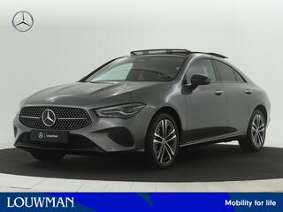 Mercedes-Benz CLA-KLASSE 250 e Luxury Line | Nightpakket | Panoramaschuifdak | USB pakket plus | KEYLESS GO-comfortpakket | | Verwarmde stoelen vooraan | Sfeerverlichting | Dodehoekassistent | Achteruitrijcamera |