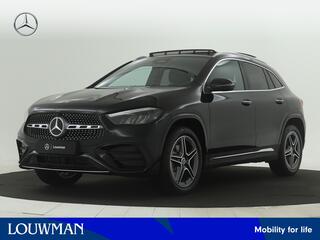 Mercedes-Benz GLA-KLASSE 250 e AMG Line | Trekhaak | Panoramaschuifdak | Premium pakket | USB-pakket plus | Dodehoekassistent | | Keyless-Go comfortpakket | MBUX augmented reality voor navigatie | Verwarmde stoelen vooraan |