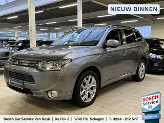 Mitsubishi OUTLANDER 2.0 PHEV Instyle+ NL AUTO / AUTOMAAT / ADAPTIVE CRUISE CONTROL / STOELVERWARMING / KANTEL-SCHUIFDAK / AUTOM. ACHTERKLEP / VOL-LEDER / PARKEERSENSOREN VOOR&ACHTER / ACHTERUITRIJCAMERA / NAV / DAB / BLUETOOTH